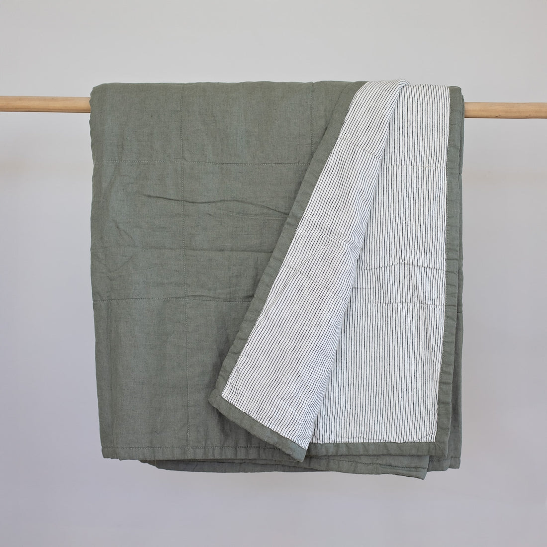 Moss linen quilt